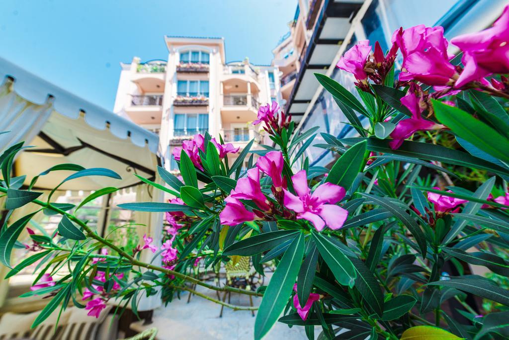 Romance Marine Aparthotel 써니비치 외부 사진