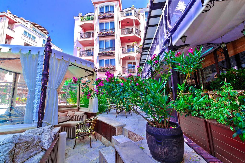 Romance Marine Aparthotel 써니비치 외부 사진