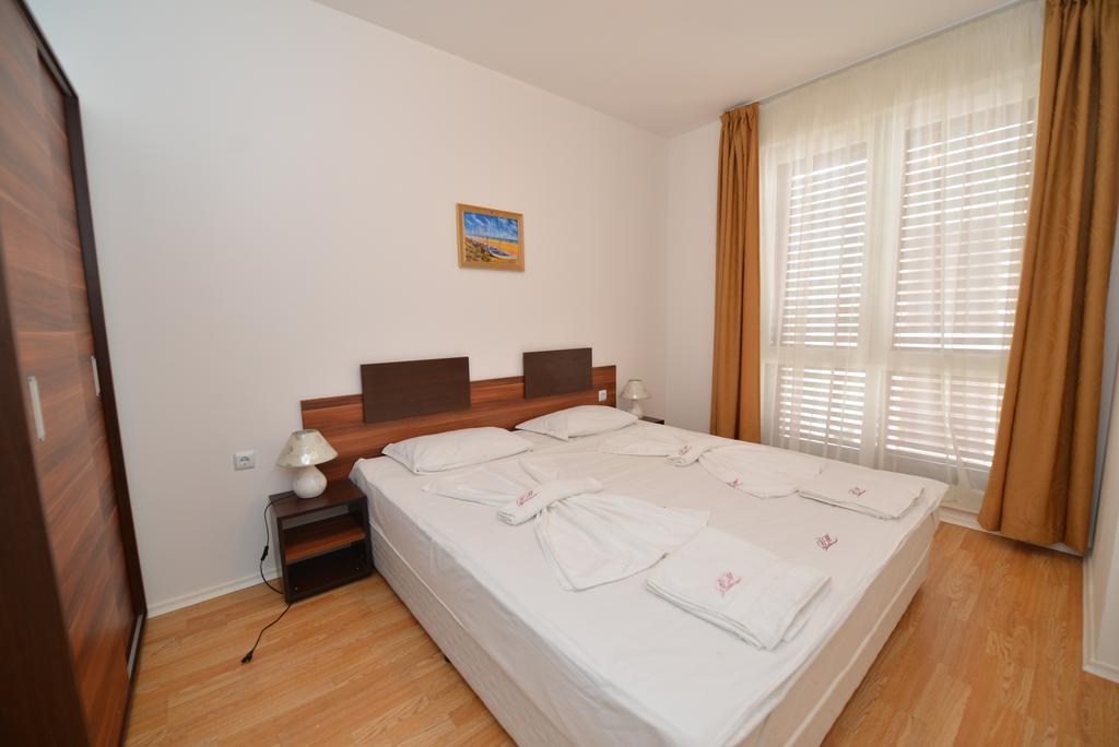 Romance Marine Aparthotel 써니비치 외부 사진